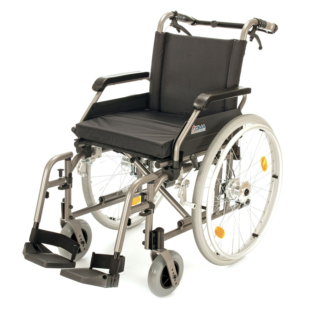 Invalidní vozík s brzdami 108-23